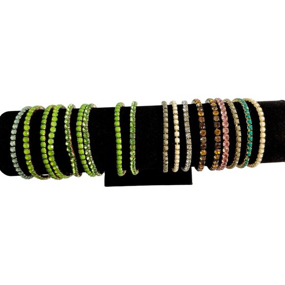 Estate Jewelry Lot Of 18 Stretch Bracelets - Picture 2 of 3